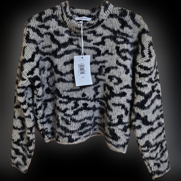 🩶 FRAME Sweater MSRP$488🩶 - Picture 5 of 11